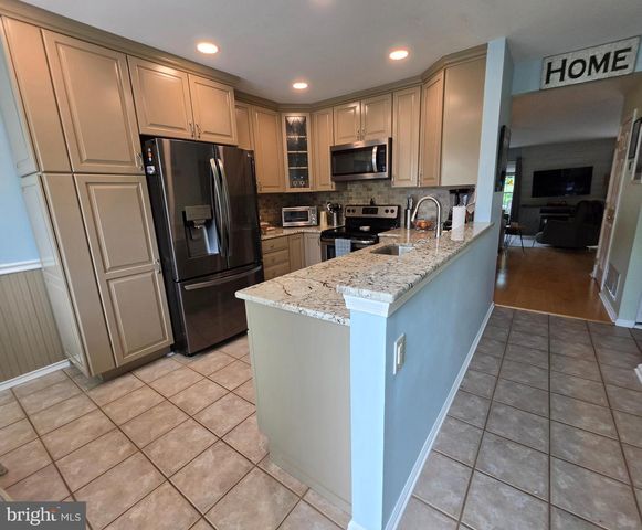 105 LARKSPUR CT, Chalfont, PA 18914