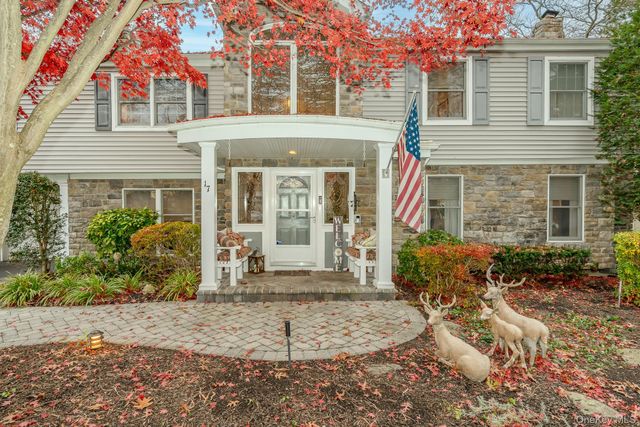 17 Thide Court, Smithtown, NY 11787