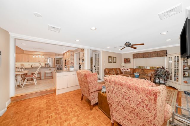 17 Thide Court, Smithtown, NY 11787