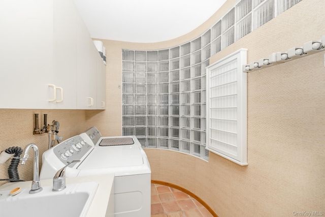 17 Thide Court, Smithtown, NY 11787