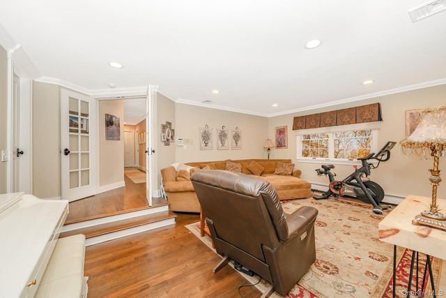 17 Thide Court, Smithtown, NY 11787