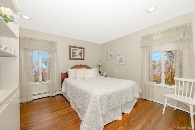 17 Thide Court, Smithtown, NY 11787