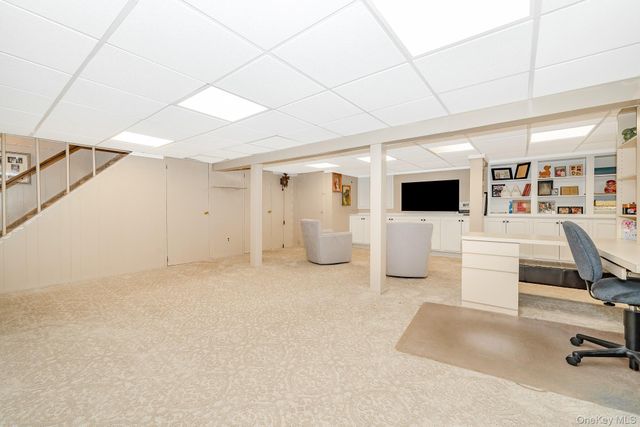 17 Thide Court, Smithtown, NY 11787