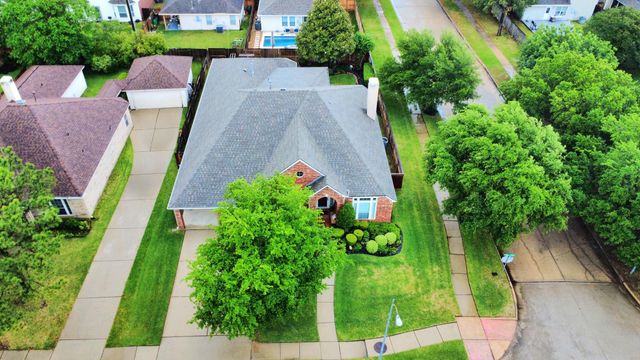 8830 Distant Woods Drive, Houston, TX 77095