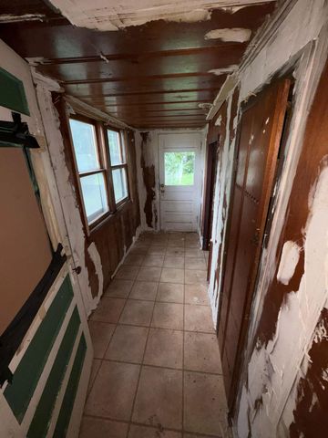 714 N Farmer Avenue, Springfield, MO 65802