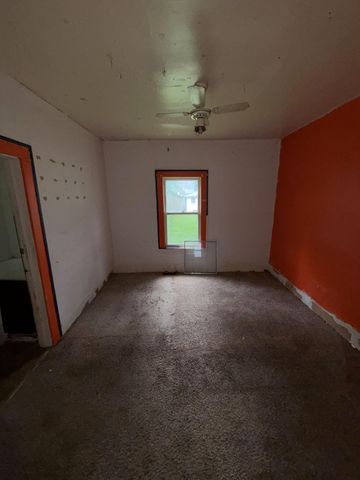 714 N Farmer Avenue, Springfield, MO 65802
