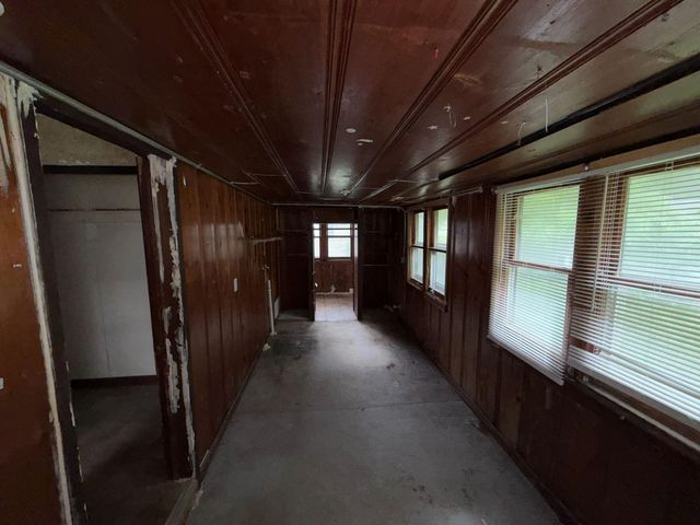 714 N Farmer Avenue, Springfield, MO 65802