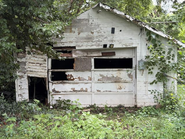 714 N Farmer Avenue, Springfield, MO 65802