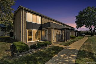 8691 Kennedy Circle, Warren, MI 48093