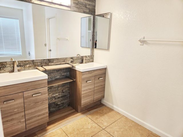 4320 E Morrow Drive, Phoenix, AZ 85050