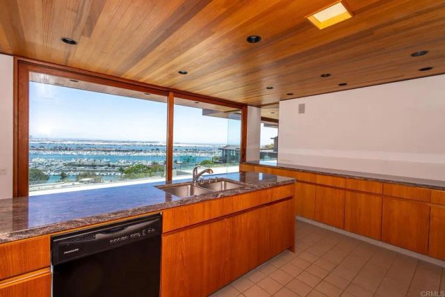 711 Armada, San Diego, CA 92106