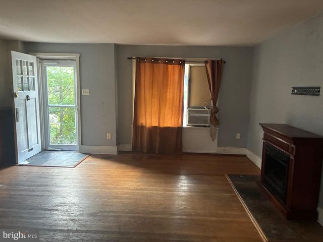6612 LOTUS RD, Philadelphia, PA 19151