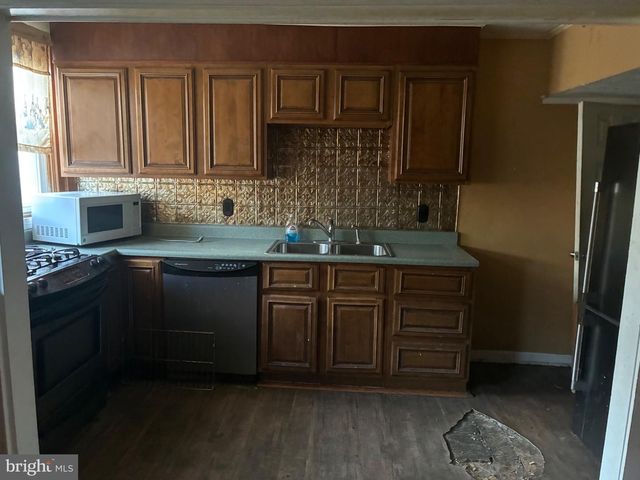 6612 LOTUS RD, Philadelphia, PA 19151