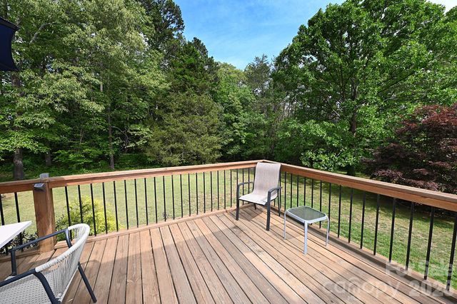 86 King Arthurs Court, Hickory, NC 28601