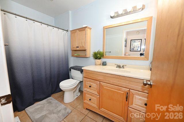 86 King Arthurs Court, Hickory, NC 28601