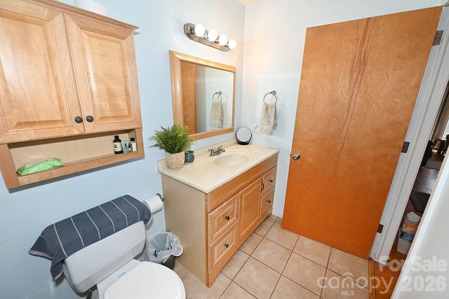 86 King Arthurs Court, Hickory, NC 28601