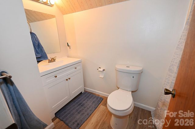 86 King Arthurs Court, Hickory, NC 28601