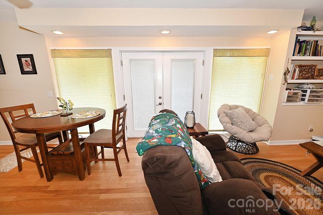 86 King Arthurs Court, Hickory, NC 28601