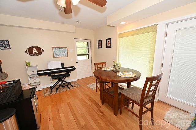 86 King Arthurs Court, Hickory, NC 28601