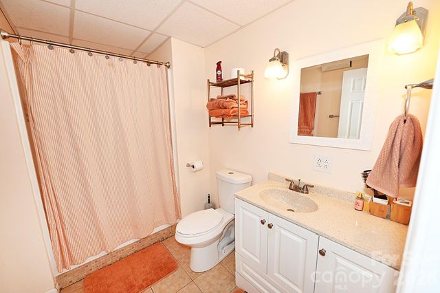 86 King Arthurs Court, Hickory, NC 28601
