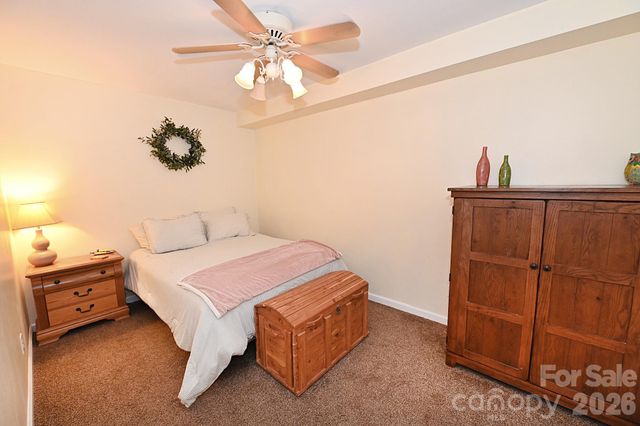 86 King Arthurs Court, Hickory, NC 28601