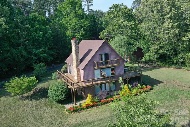 86 King Arthurs Court, Hickory, NC 28601