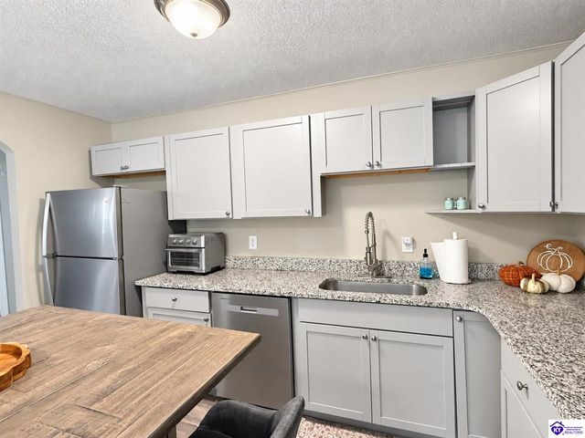 83 Tall Oak Court, Elizabethtown, KY 42701