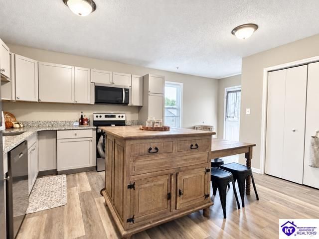 83 Tall Oak Court, Elizabethtown, KY 42701