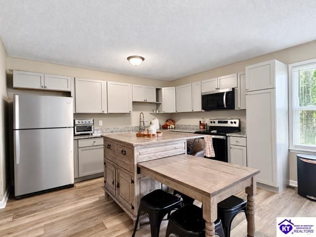 83 Tall Oak Court, Elizabethtown, KY 42701
