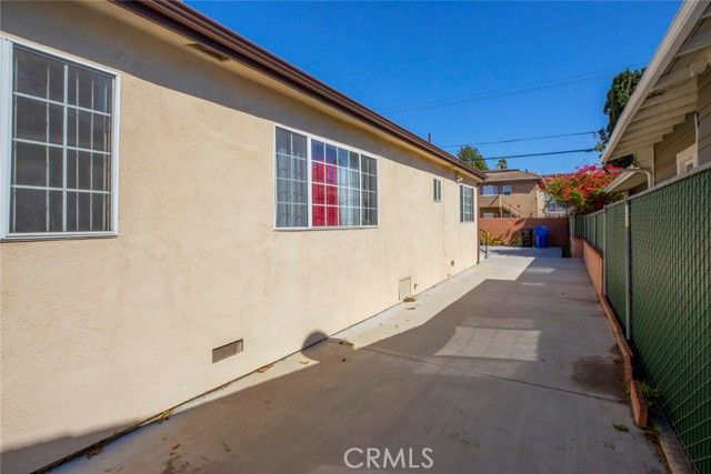 836 Edgemont Street, Los Angeles, CA 90029