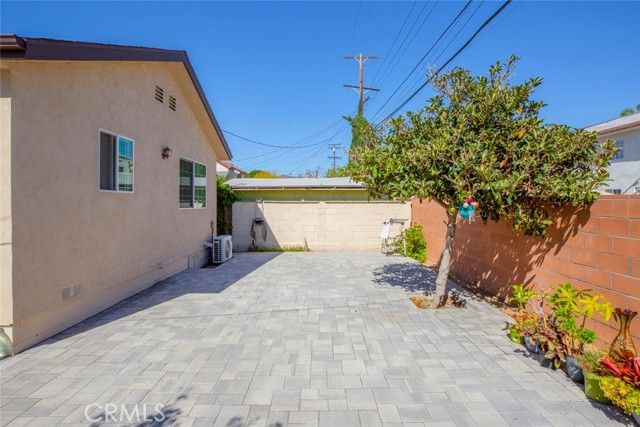 836 Edgemont Street, Los Angeles, CA 90029