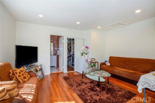 836 Edgemont Street, Los Angeles, CA 90029