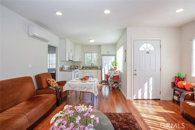 836 Edgemont Street, Los Angeles, CA 90029