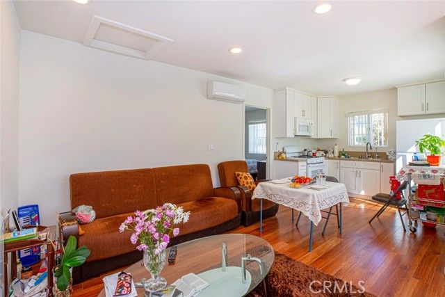 836 Edgemont Street, Los Angeles, CA 90029