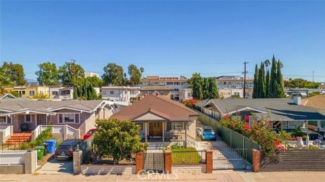 836 Edgemont Street, Los Angeles, CA 90029