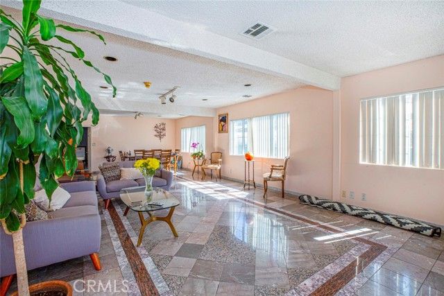 836 Edgemont Street, Los Angeles, CA 90029