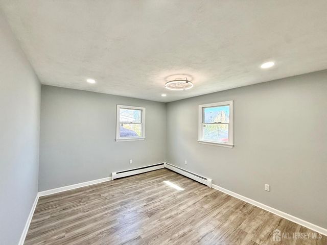 35 N Fiat Avenue, Iselin, NJ 08830