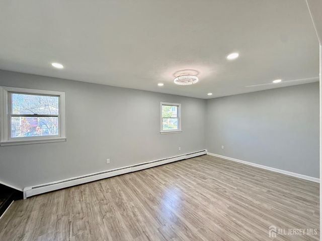 35 N Fiat Avenue, Iselin, NJ 08830