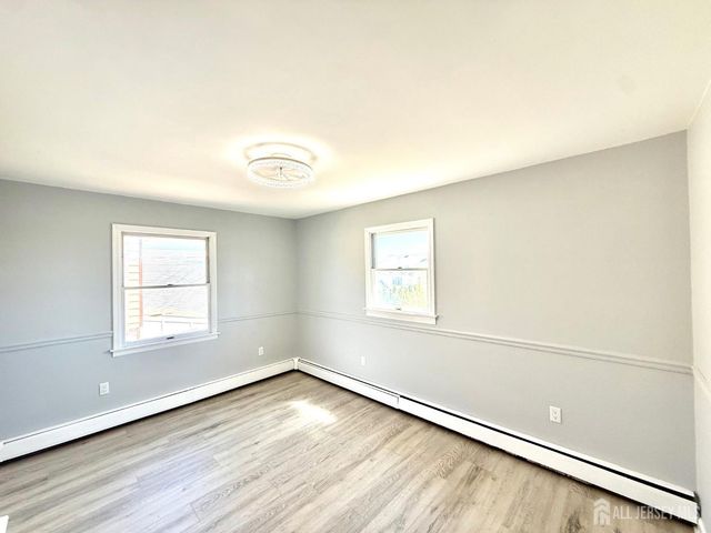 35 N Fiat Avenue, Iselin, NJ 08830