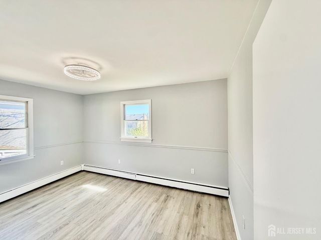 35 N Fiat Avenue, Iselin, NJ 08830