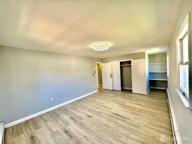 35 N Fiat Avenue, Iselin, NJ 08830