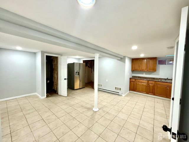 35 N Fiat Avenue, Iselin, NJ 08830