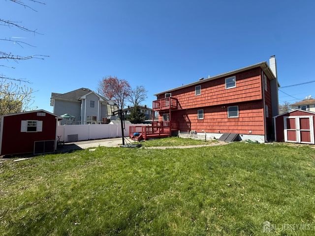 35 N Fiat Avenue, Iselin, NJ 08830