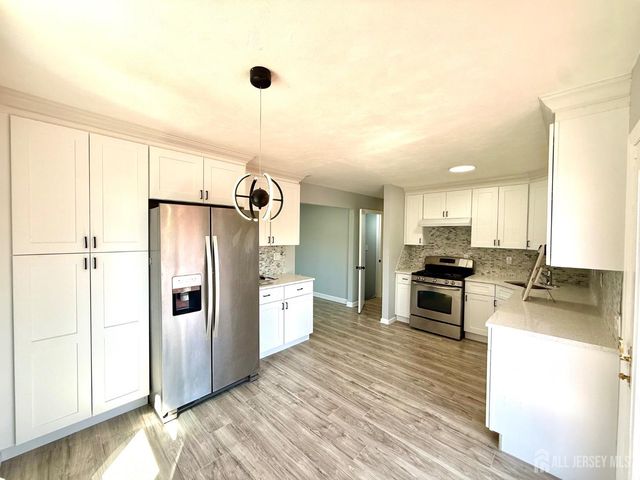 35 N Fiat Avenue, Iselin, NJ 08830