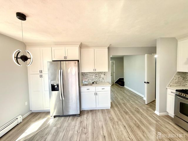 35 N Fiat Avenue, Iselin, NJ 08830