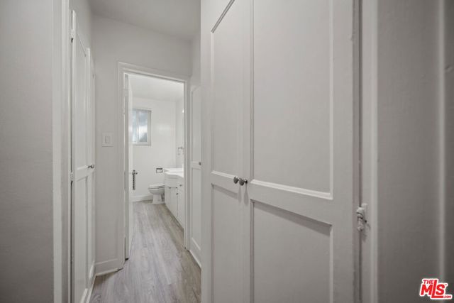 605 S Barrington Avenue 17, Los Angeles, CA 90049