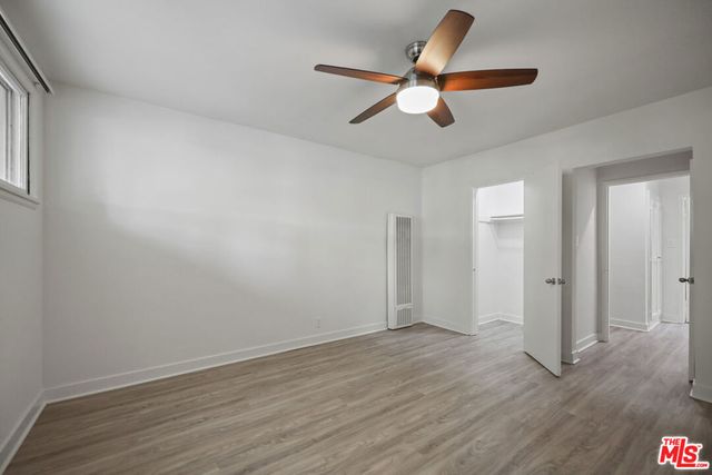 605 S Barrington Avenue 17, Los Angeles, CA 90049