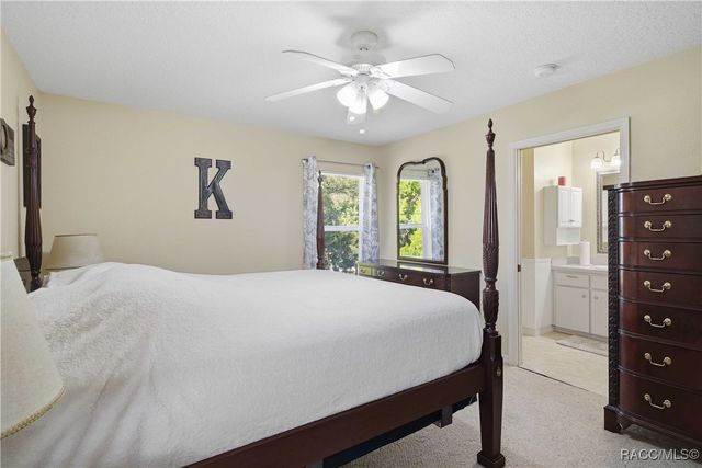 540 N Lake Circle, Crystal River, FL 34429