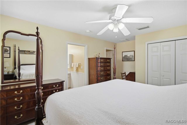 540 N Lake Circle, Crystal River, FL 34429