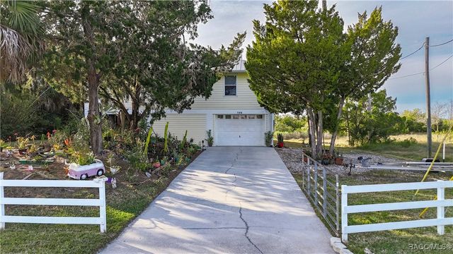 540 N Lake Circle, Crystal River, FL 34429